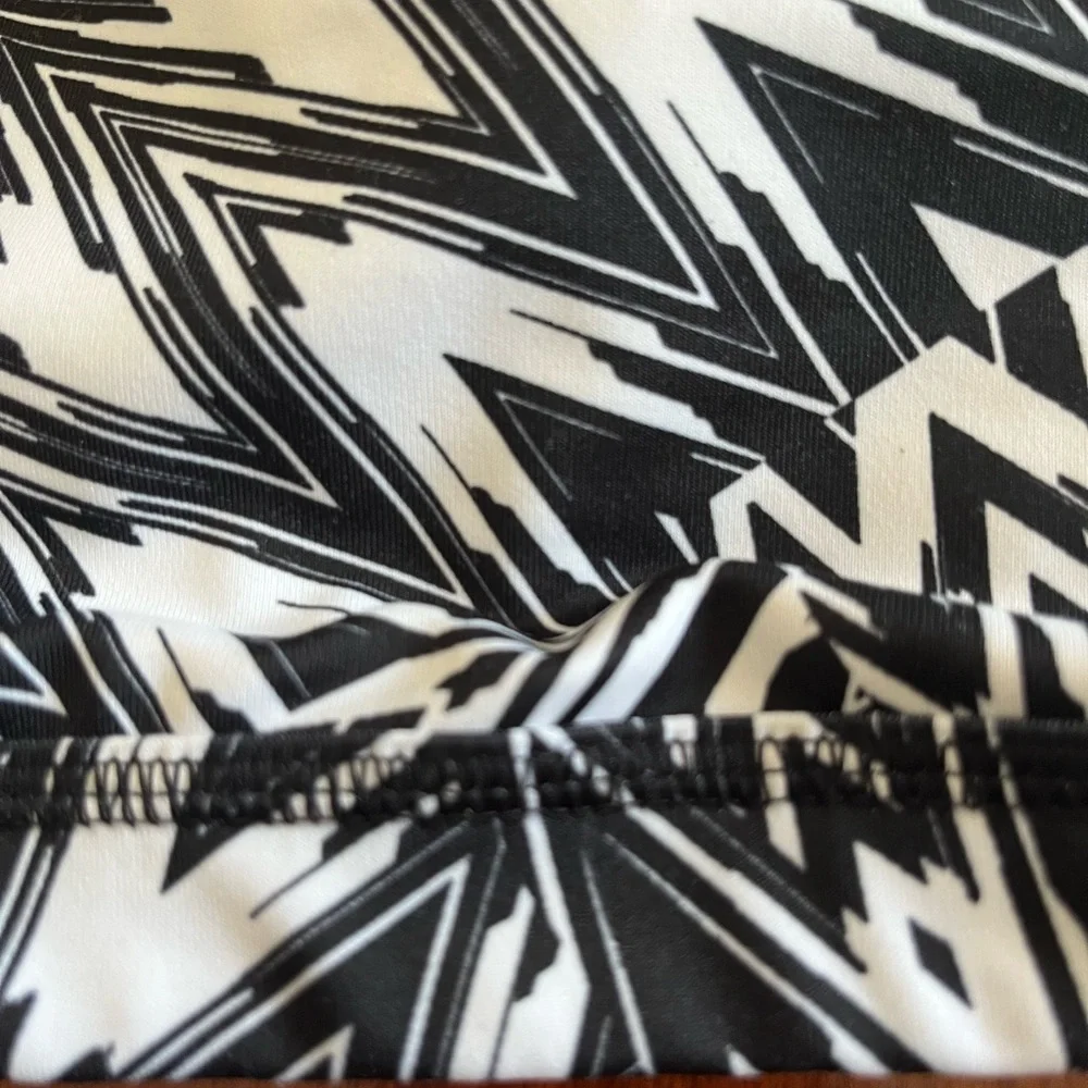 EXP Core Performance Black and White  Sports Bra-Small - Picture 6 of 8